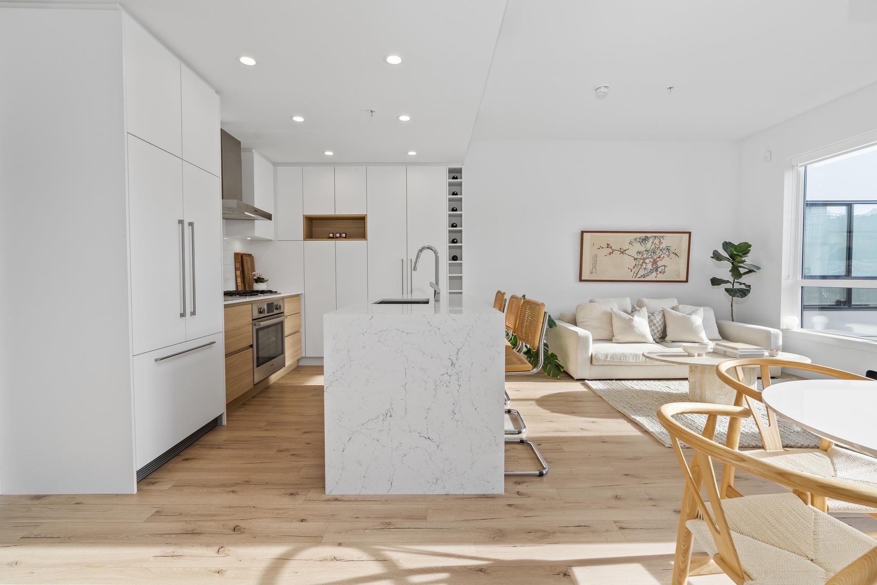 3131 Murray Street 527