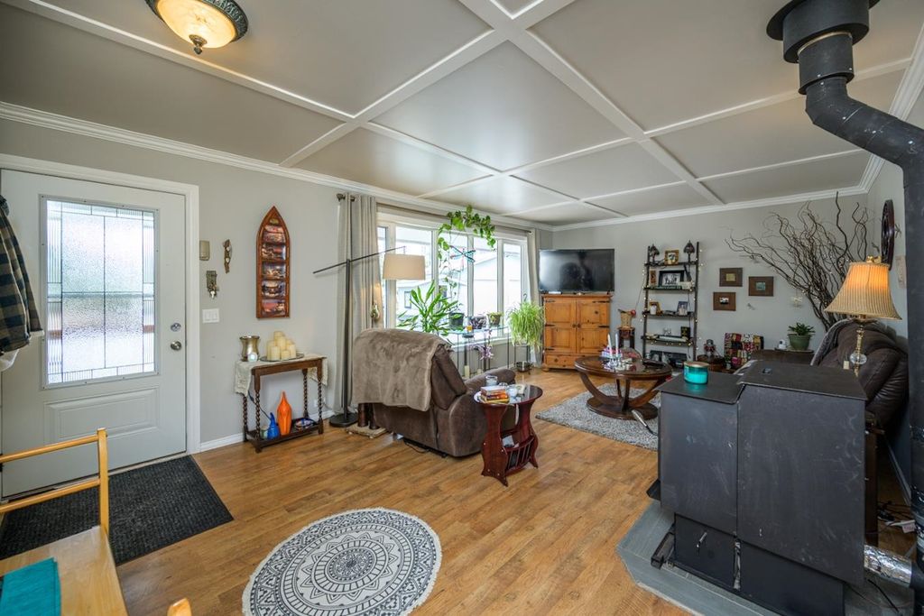 listing image 1104643849549524251