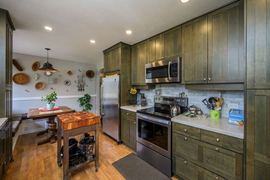 listing image 1103358951125430165