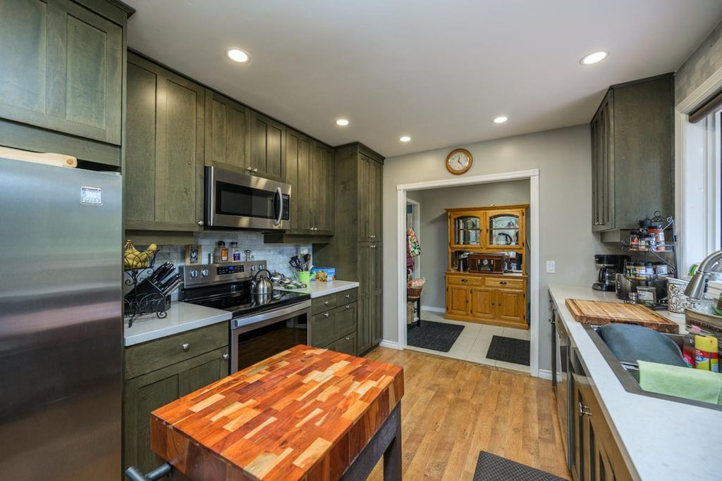 listing image 1104006090037897659