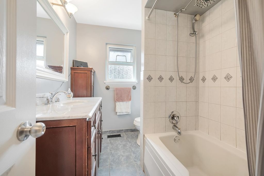 listing image 1101780805058982784