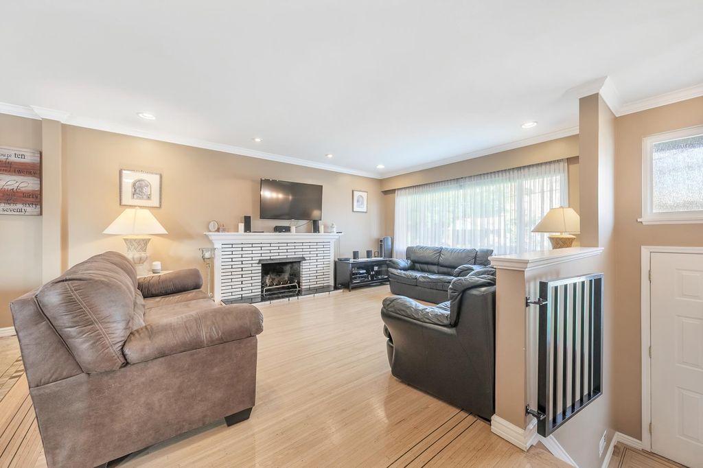 listing image 1100072547287452868