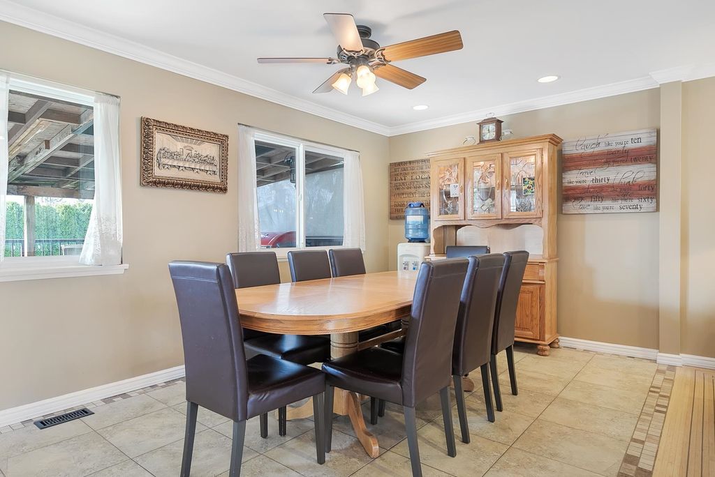 listing image 1107398840922502543