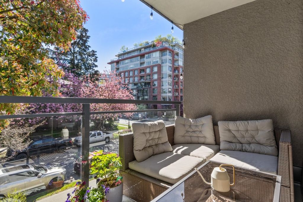 listing image 1109386603704533817