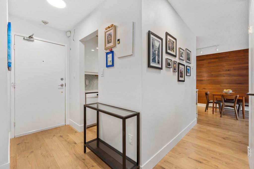 listing image 1107393142710362354