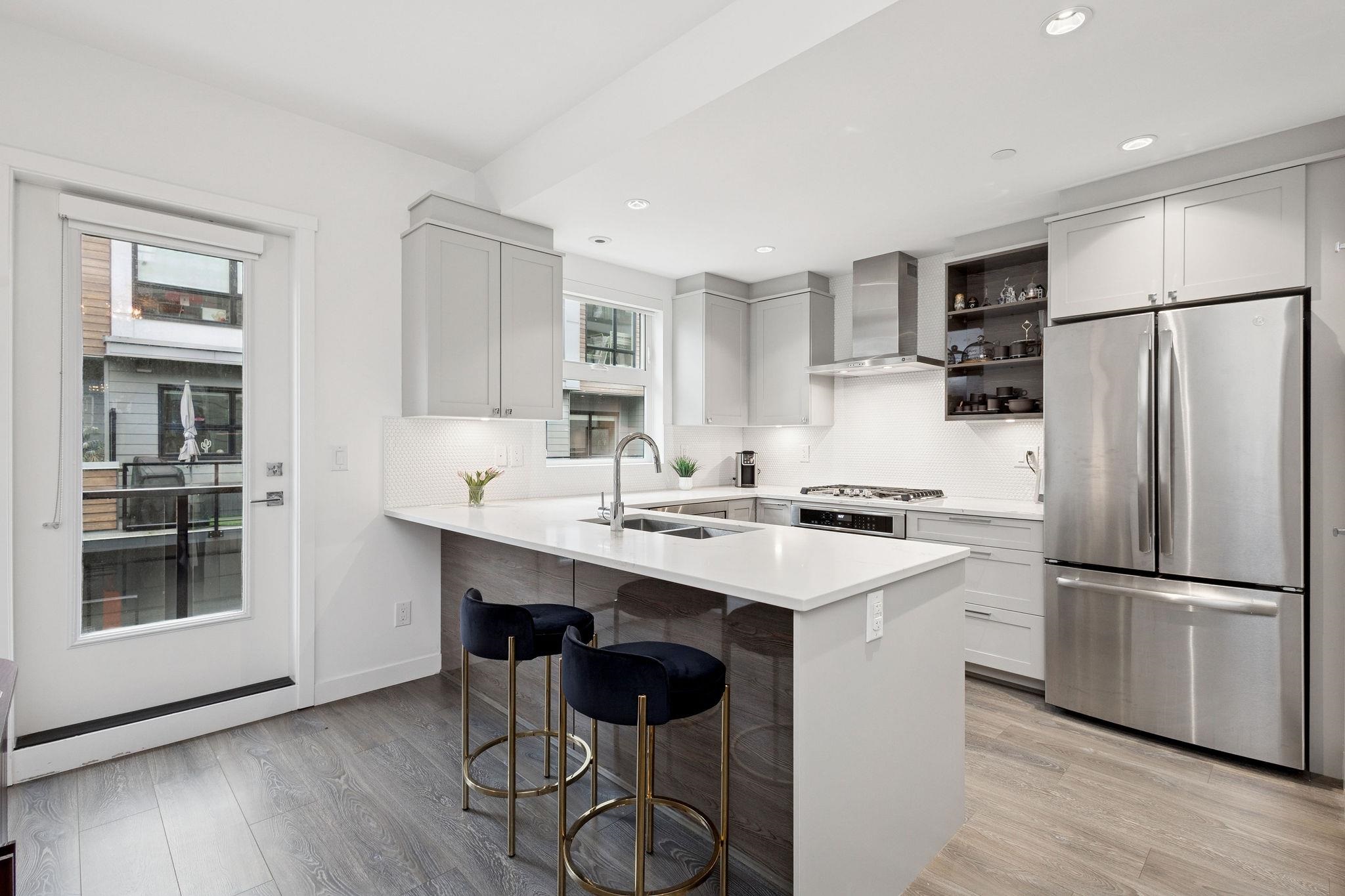 856 Orwell Street 21