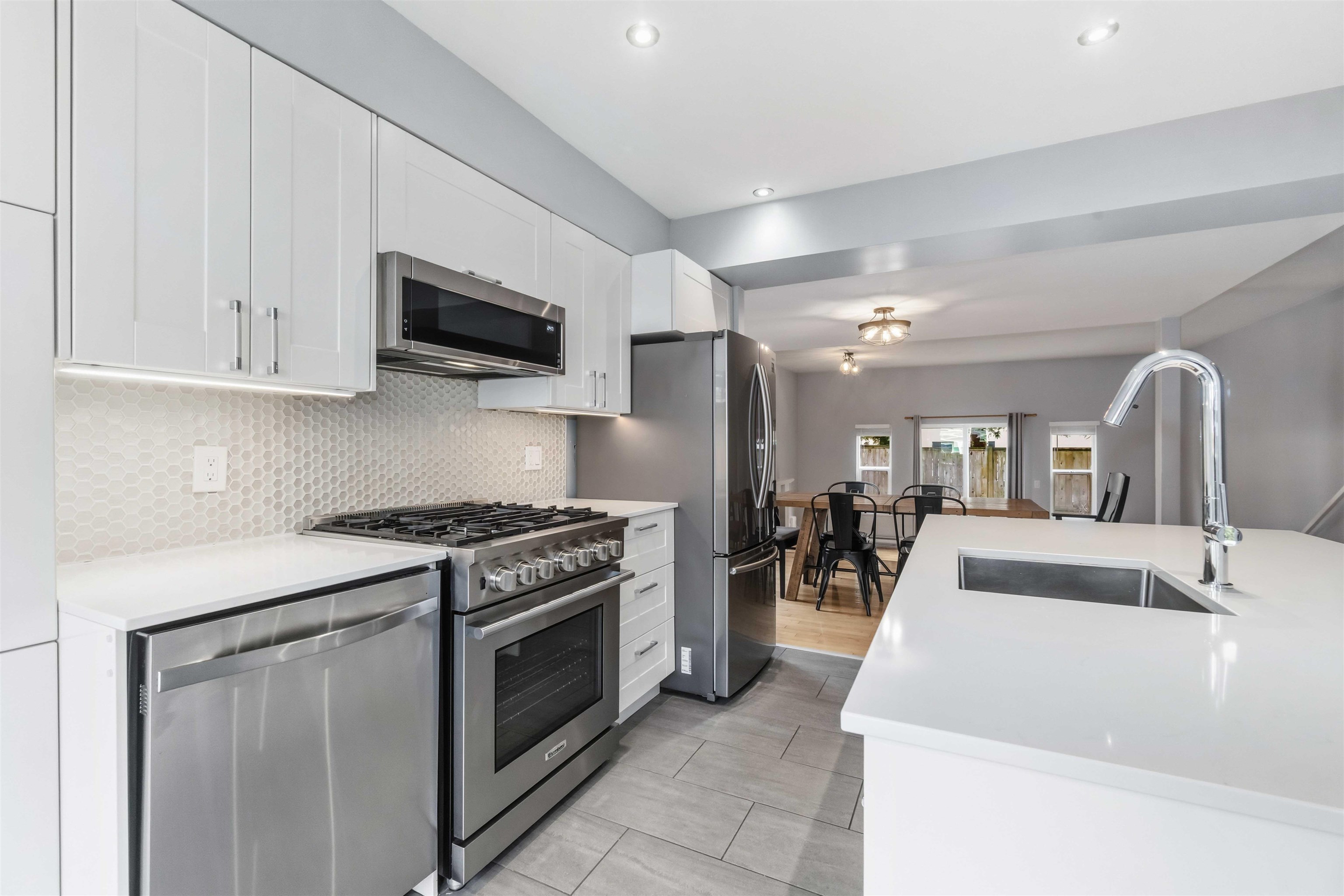 1135 Lansdowne Drive 5