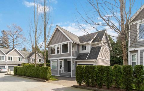 1135 Lansdowne Drive 5 Coquitlam BC V3B 7K6