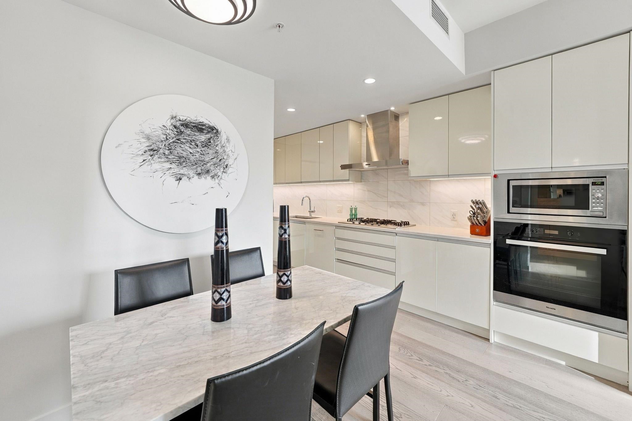 528 W King Edward Avenue 401