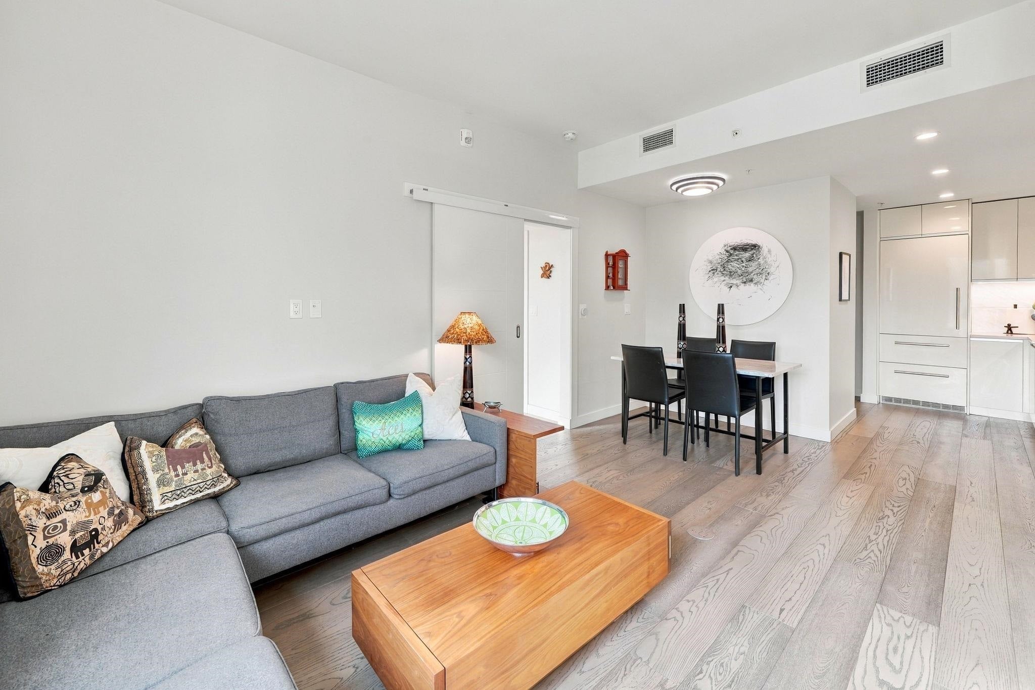 528 W King Edward Avenue 401