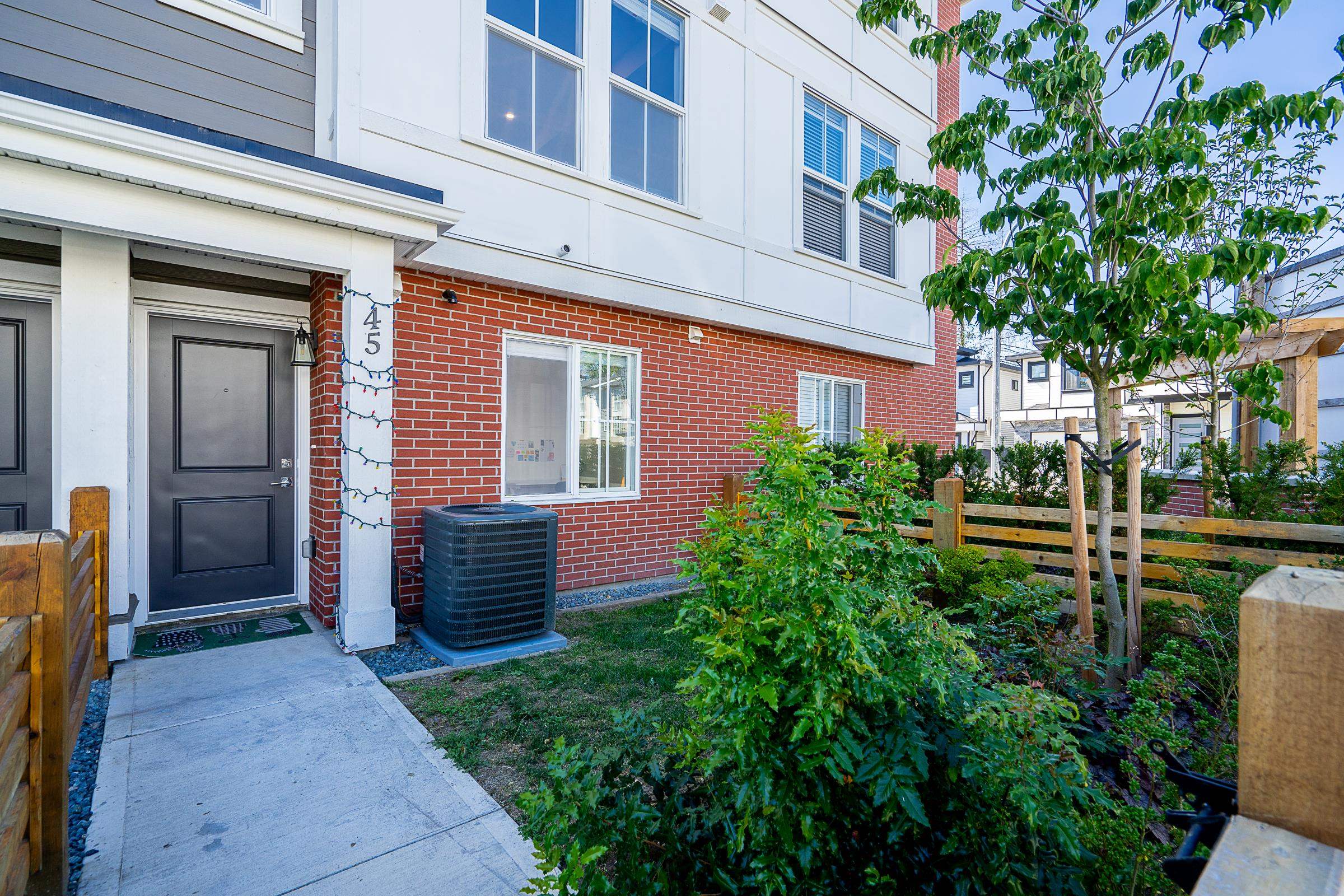 20680 76b Avenue 45