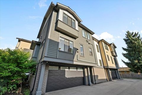 258 Hart Street 107 Coquitlam BC V3K 1R4