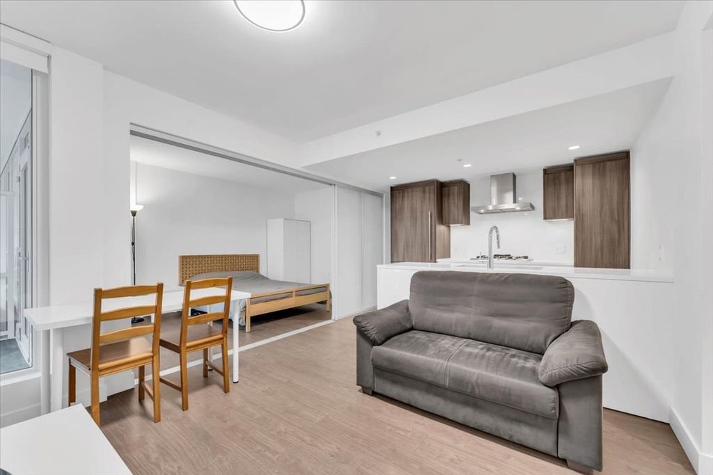 listing image 1102830510436015592