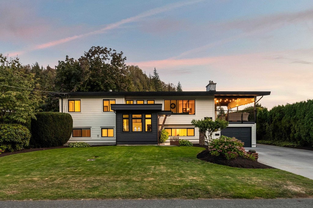 Photo of 10165 Brentwood Drive, Chilliwack, BC V2P 6G5 (MLS # R3167572)