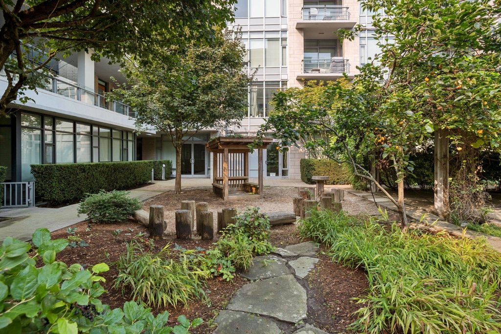 listing image 1104987959929581260