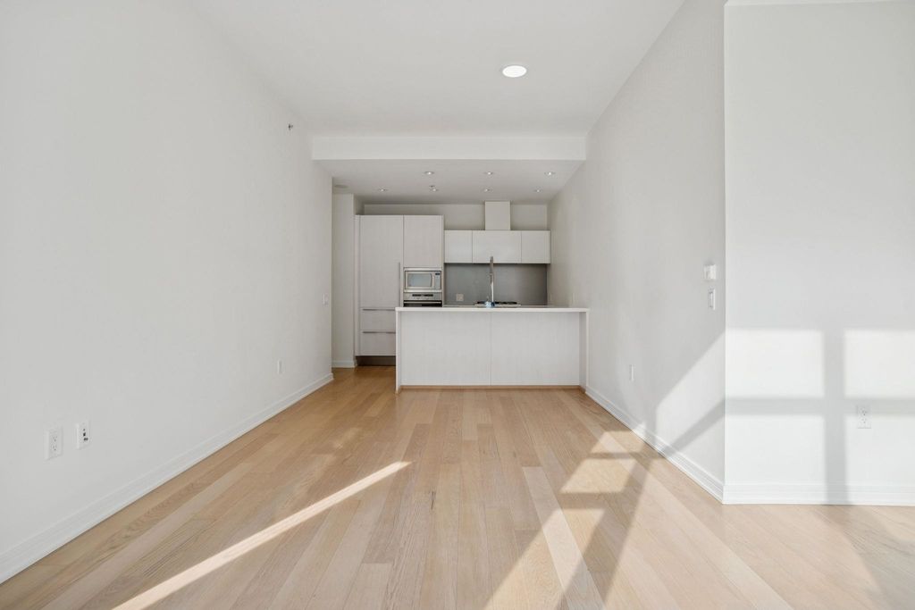 listing image 1107315146238149193