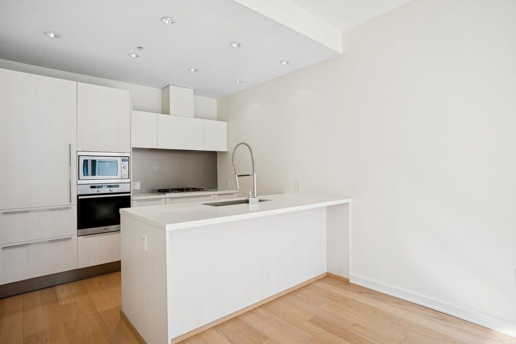 listing image 1102372961186762194