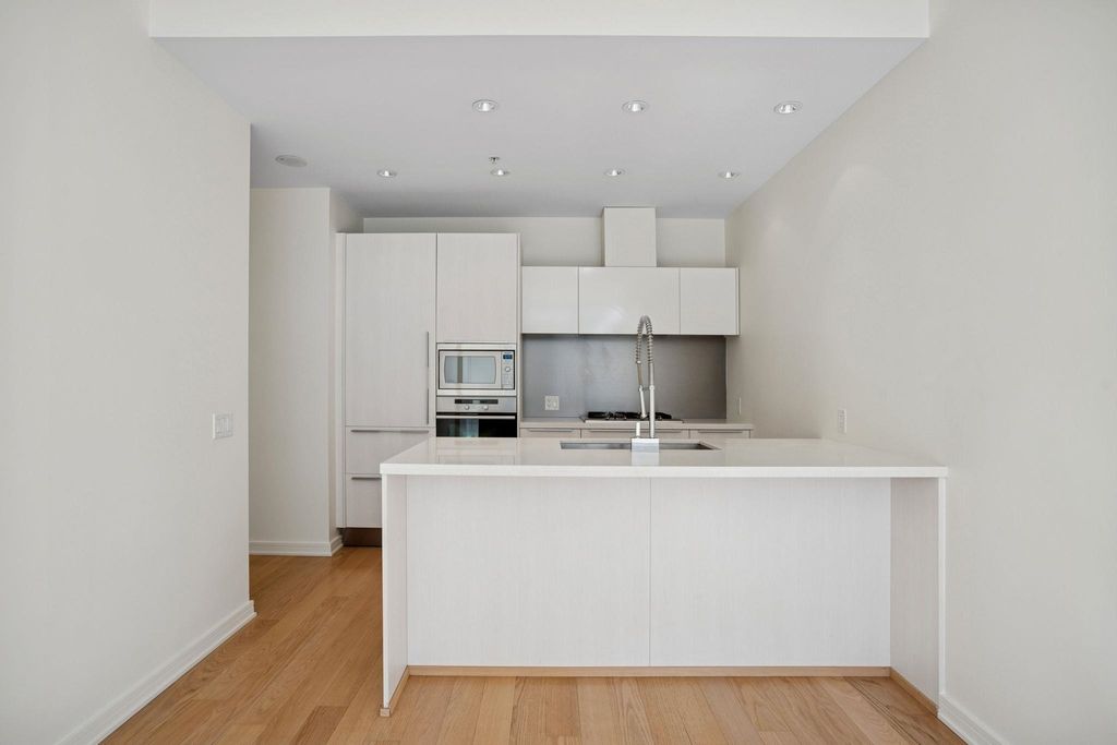 listing image 1106224954113001084