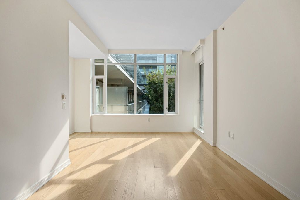 listing image 1106618133831453278