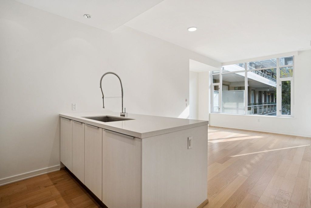 listing image 1103974056534152601