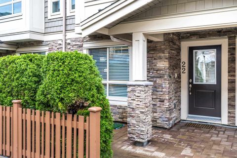 19752 55a Avenue 22 Langley BC V3A 3X2