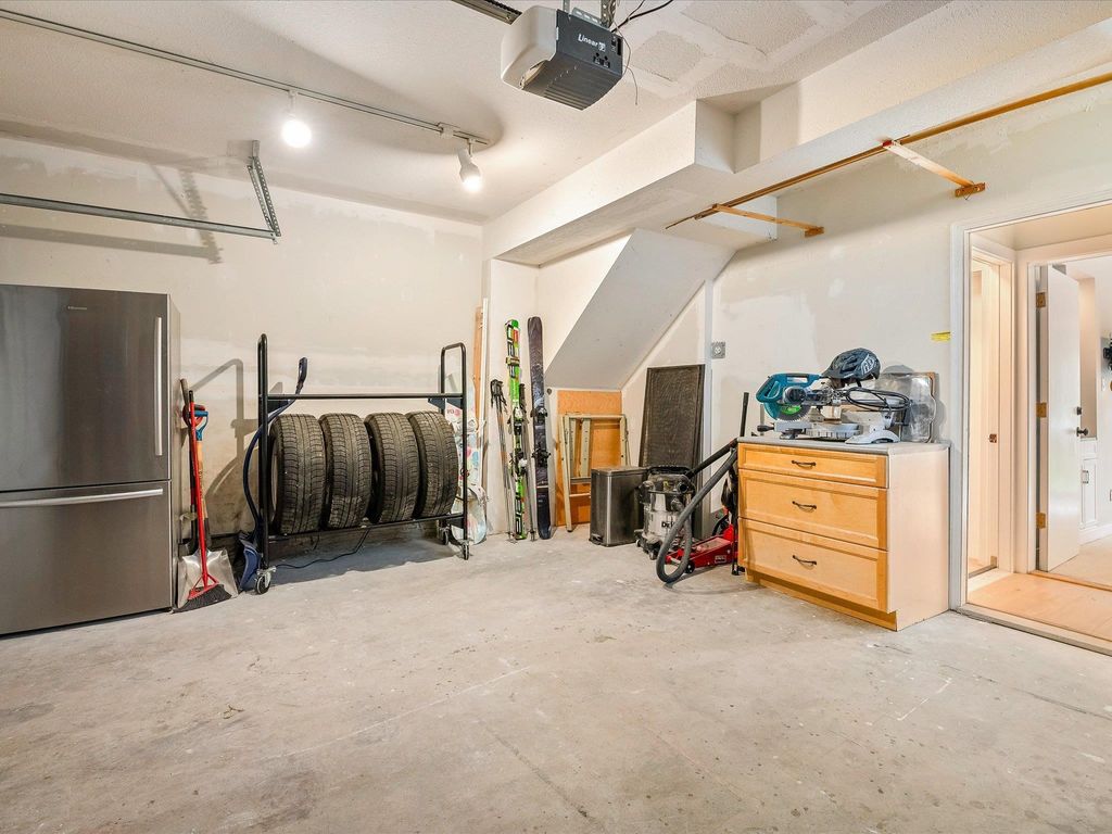 listing image 1104604783108586082