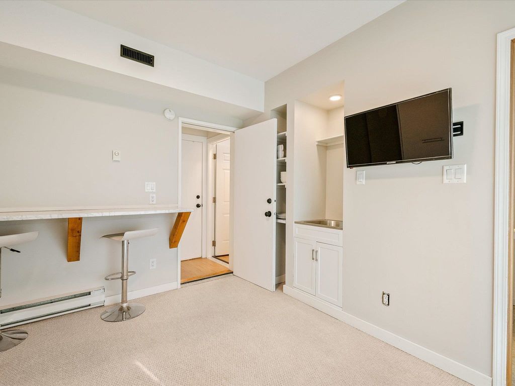 listing image 1104352119089740120