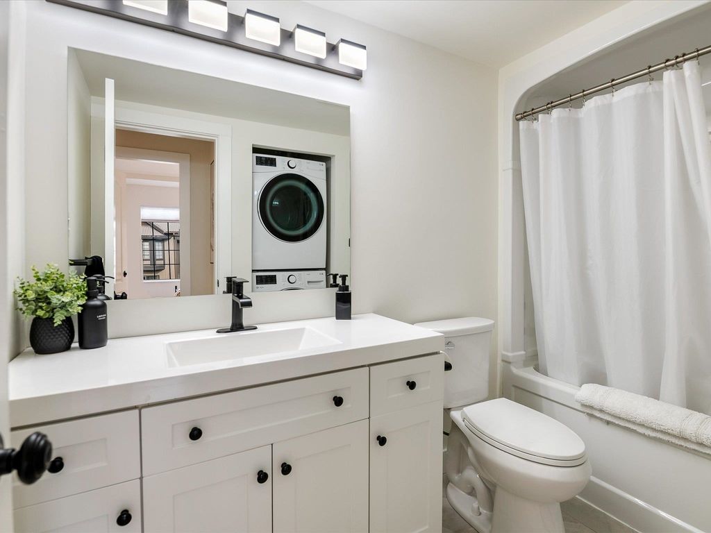 listing image 1102403166225050447