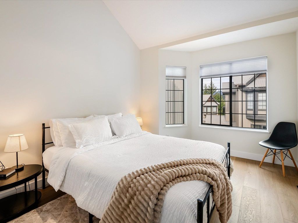 listing image 1106930431556693405