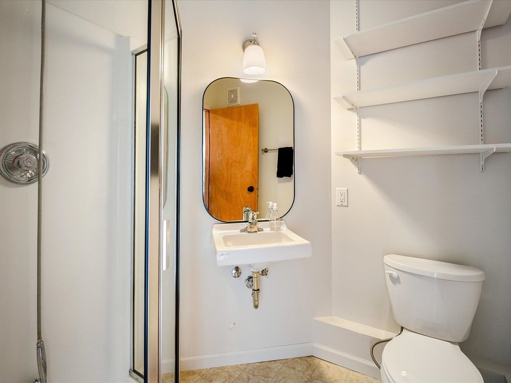 listing image 1104579869930662379