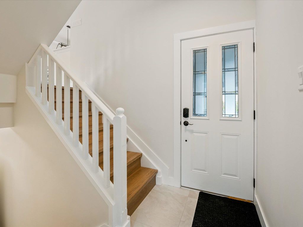 listing image 1100972586563073532