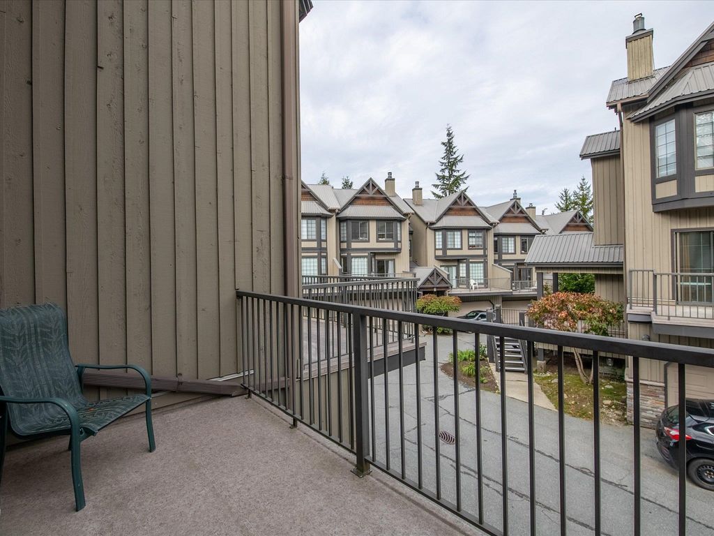listing image 1102134178232568897