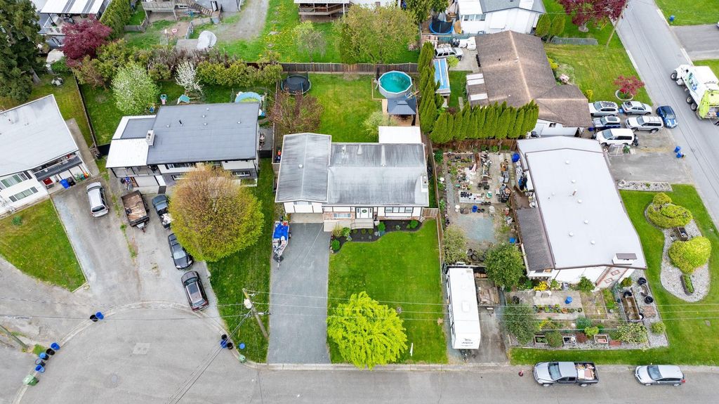 Photo of 46489 Hurndall Crescent, Chilliwack, BC V2P 1E8 (MLS # R3115184)