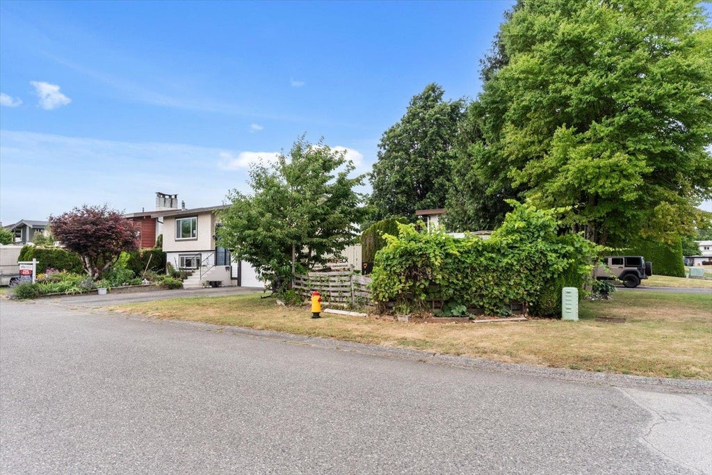 Photo of 45305 Paisley Avenue, Chilliwack, BC V2P 7B4 (MLS # R3126518)