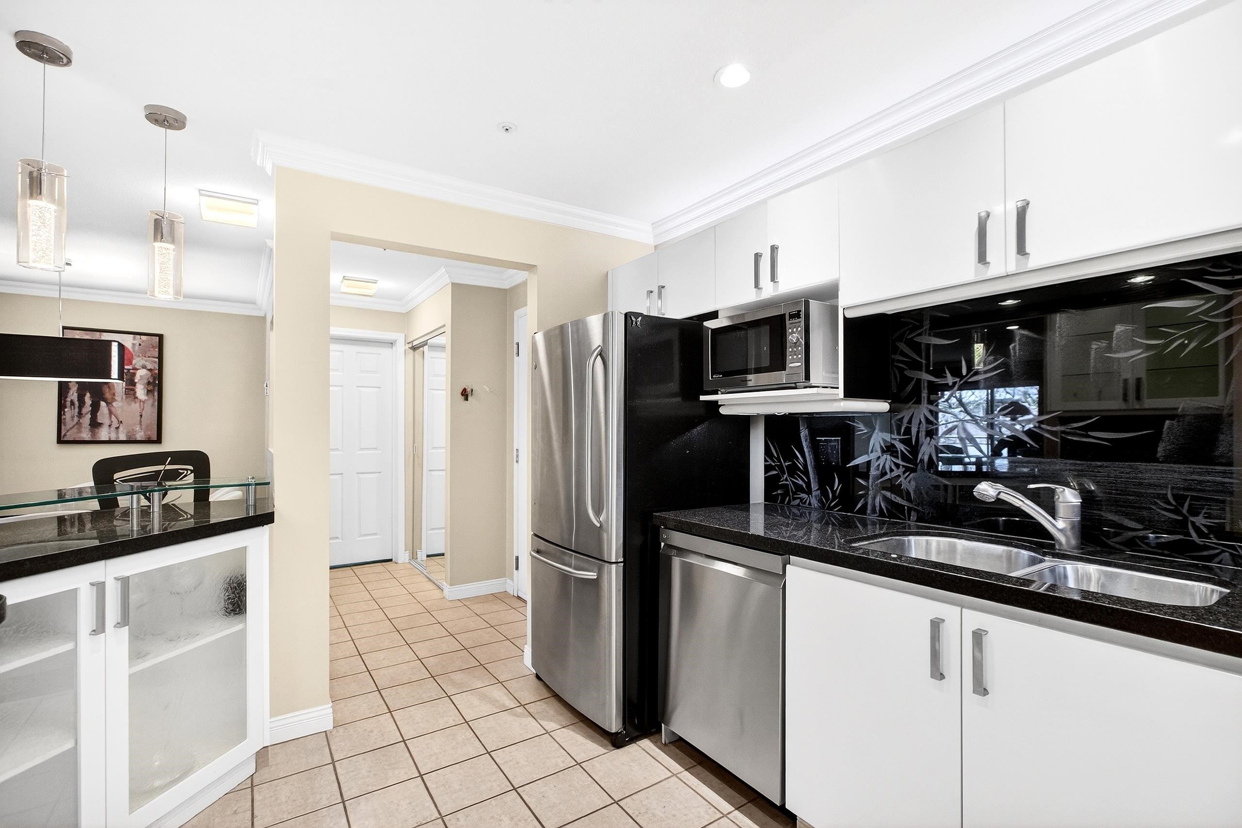 15140 29a Avenue 205