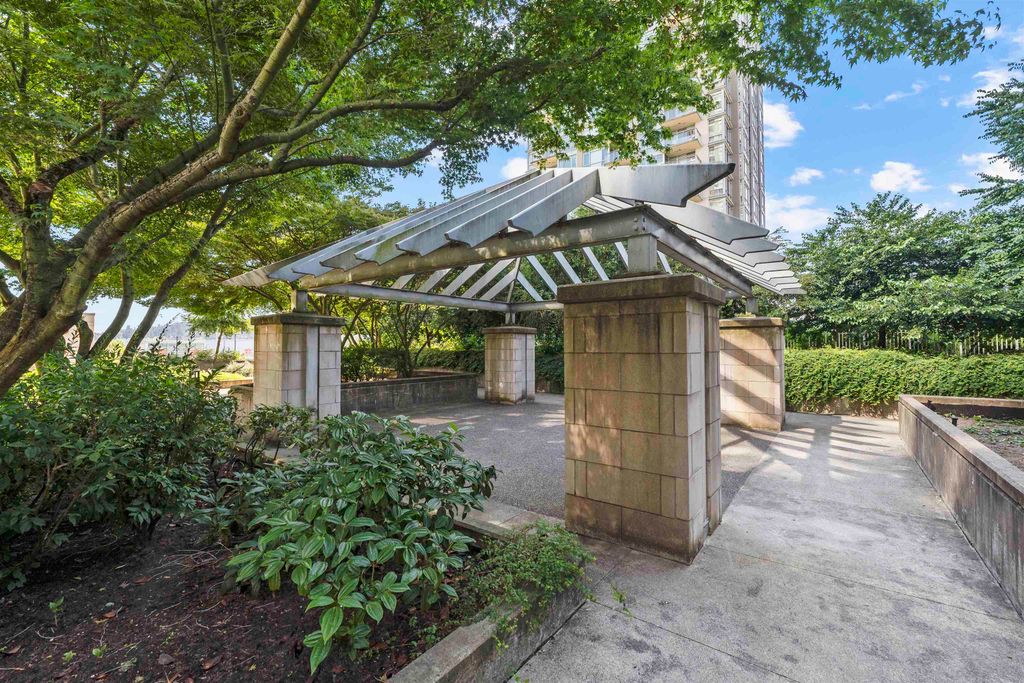 listing image 1102288345422657182