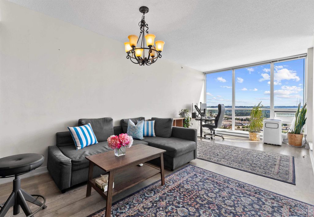 listing image 1100529900345277698