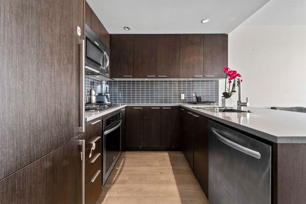 listing image 1104089911202397745