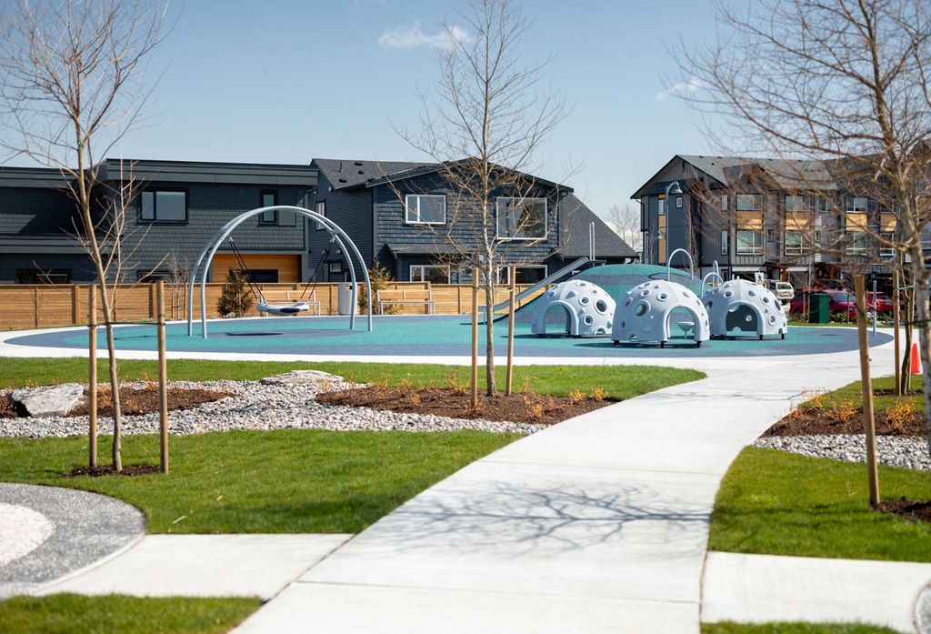 listing image 1103839841632745810