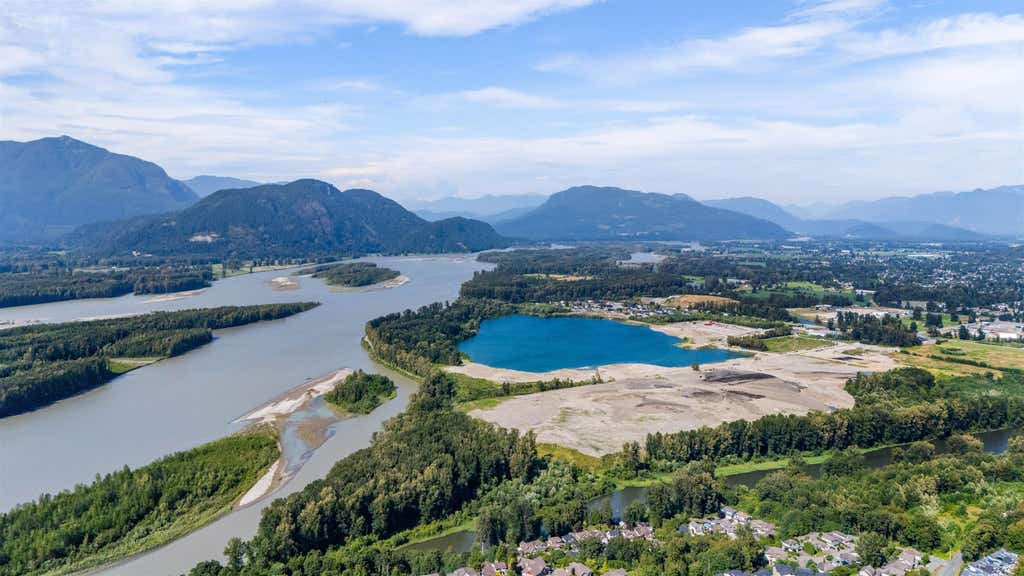 Photo of 43450 Alameda Drive #1, Chilliwack, BC V2R 4A5 (MLS # R3144975)