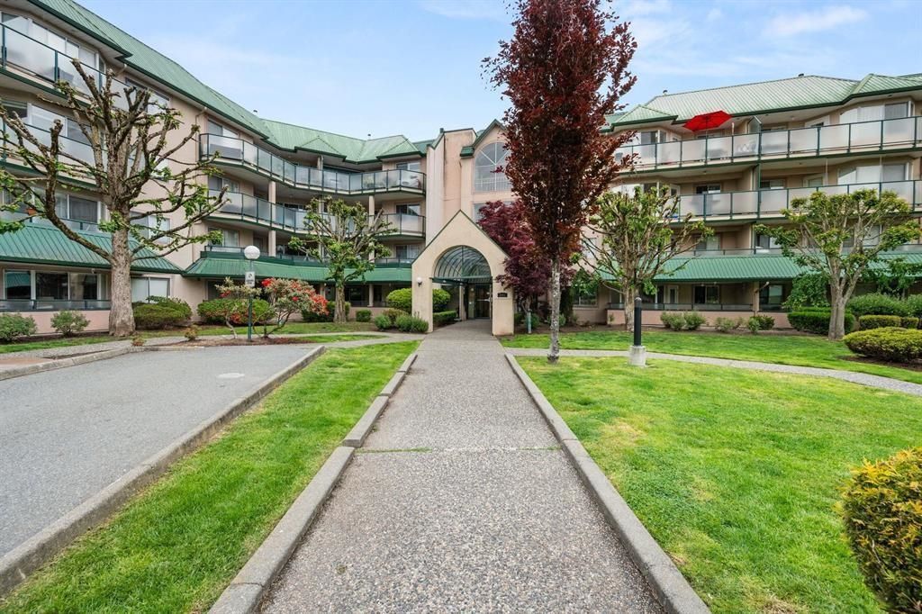Photo of 2964 Trethewey Street #208, Abbotsford, BC V2T 6P4 (MLS # R3112783)