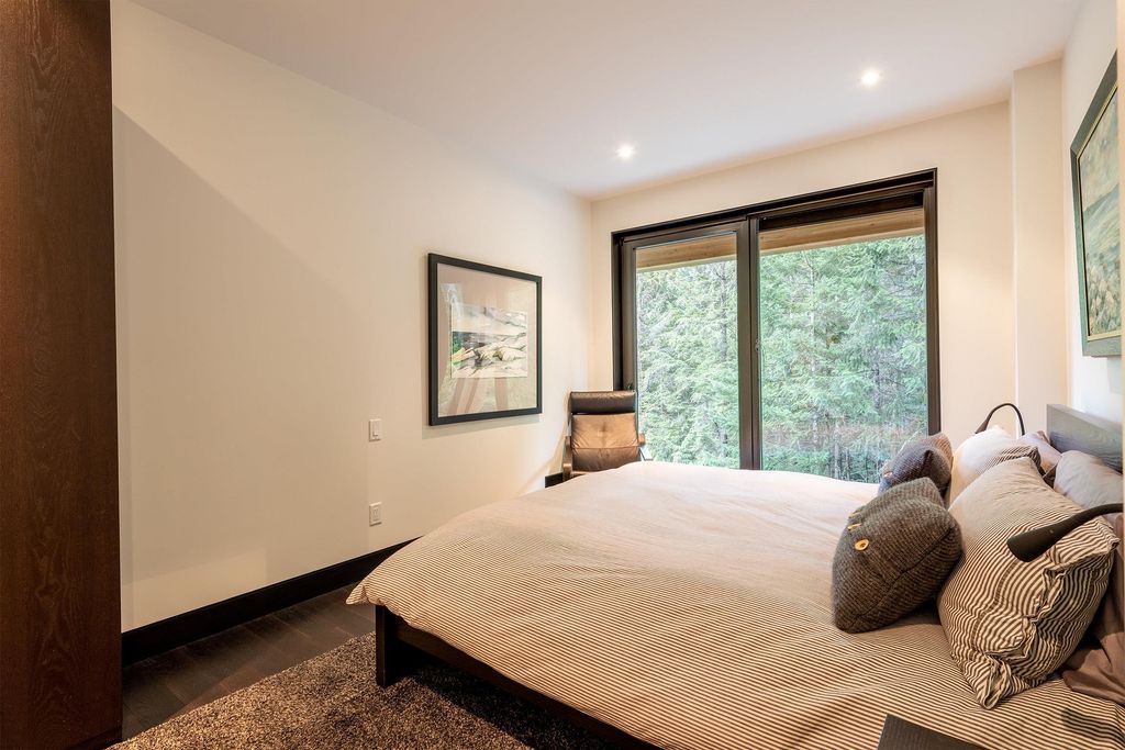 listing image 1100783717368358007