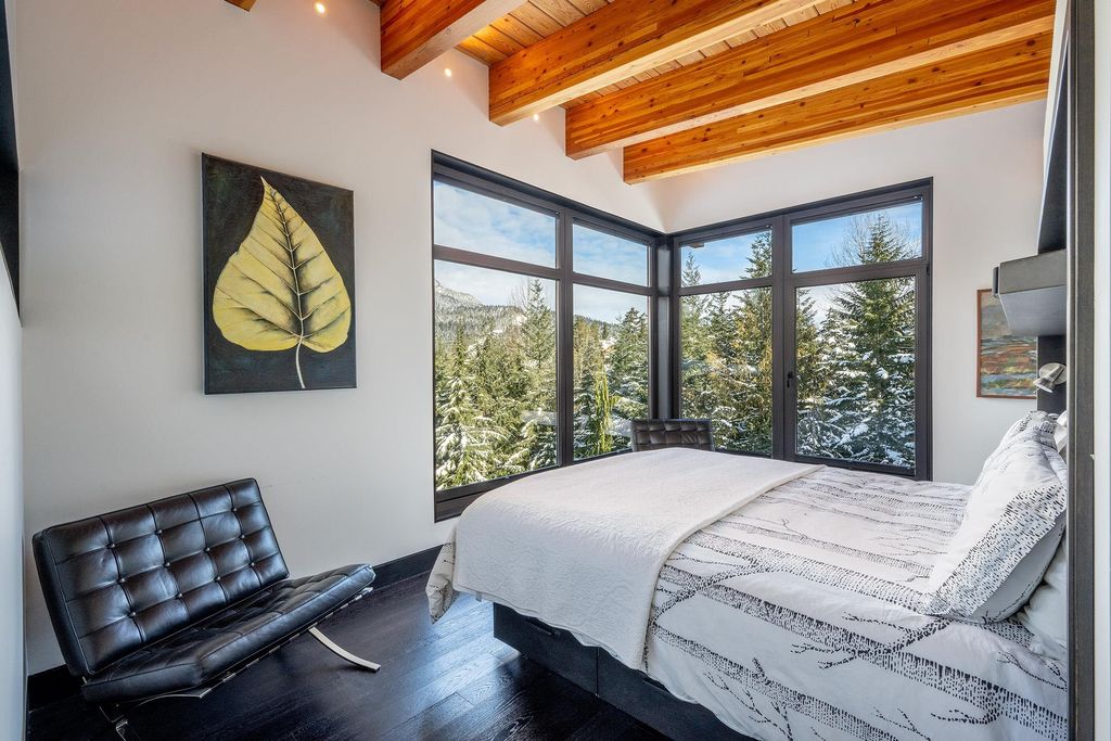 listing image 1102858679044662095