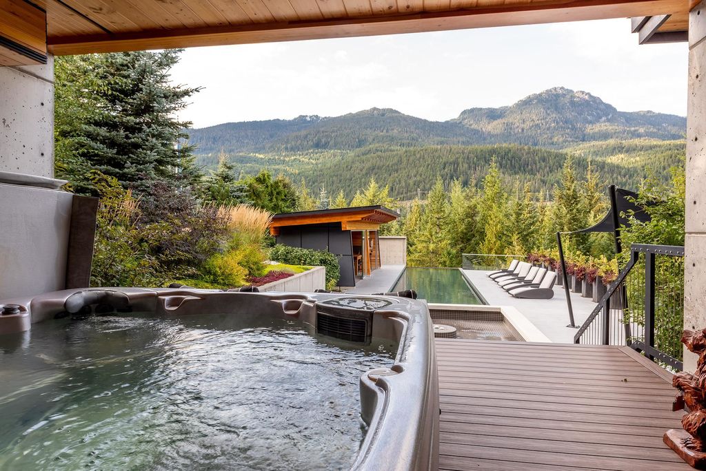 listing image 1108539908759596350