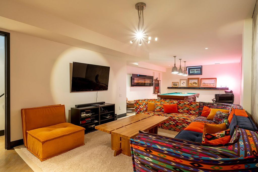 listing image 1100807302432100064