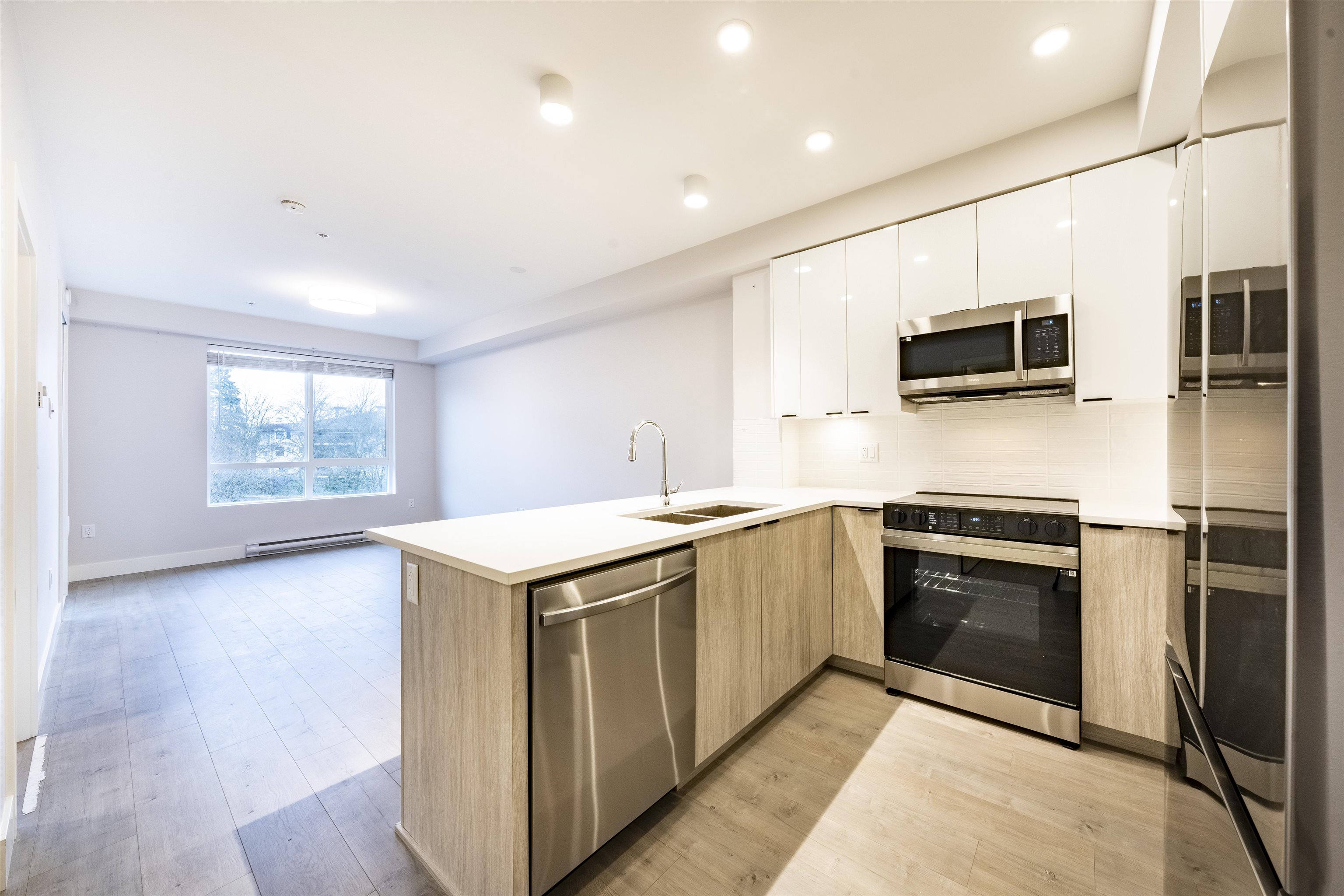 20061 Fraser Highway 204