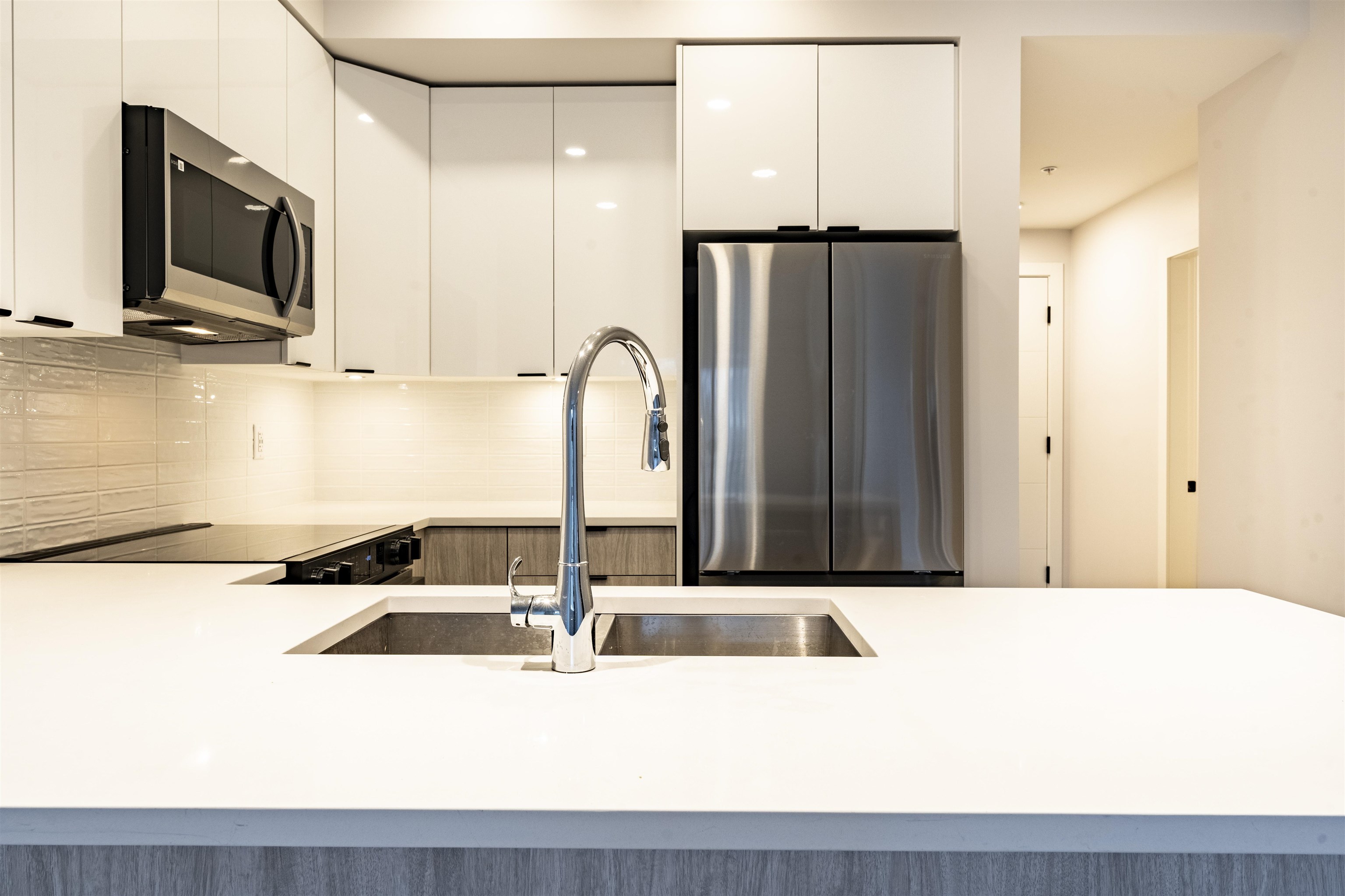 20061 Fraser Highway 204