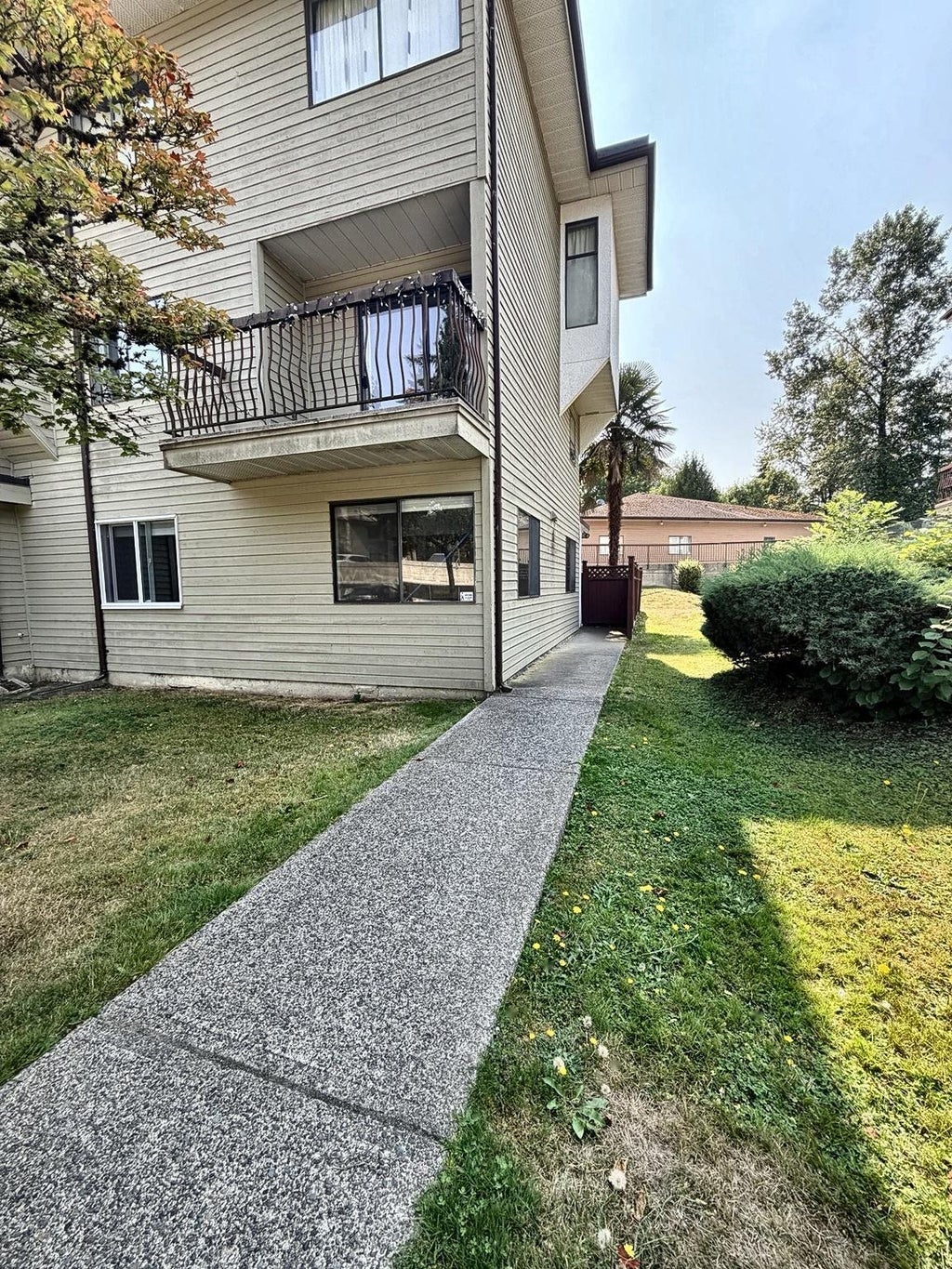 Photo of 7131 133a Street #101, Surrey, BC V3W 8A1 (MLS # R3157914)
