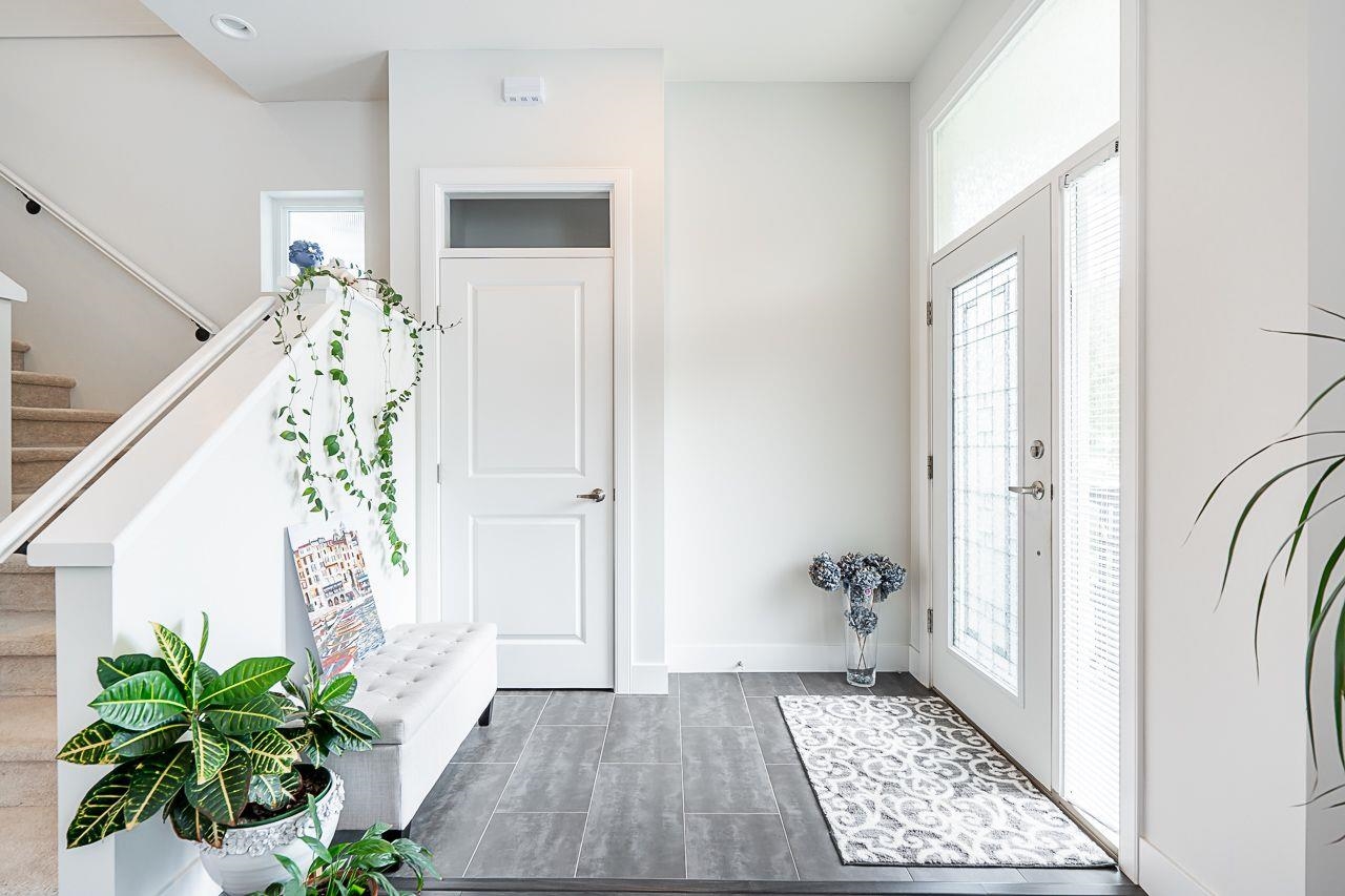 10489 Robertson Street