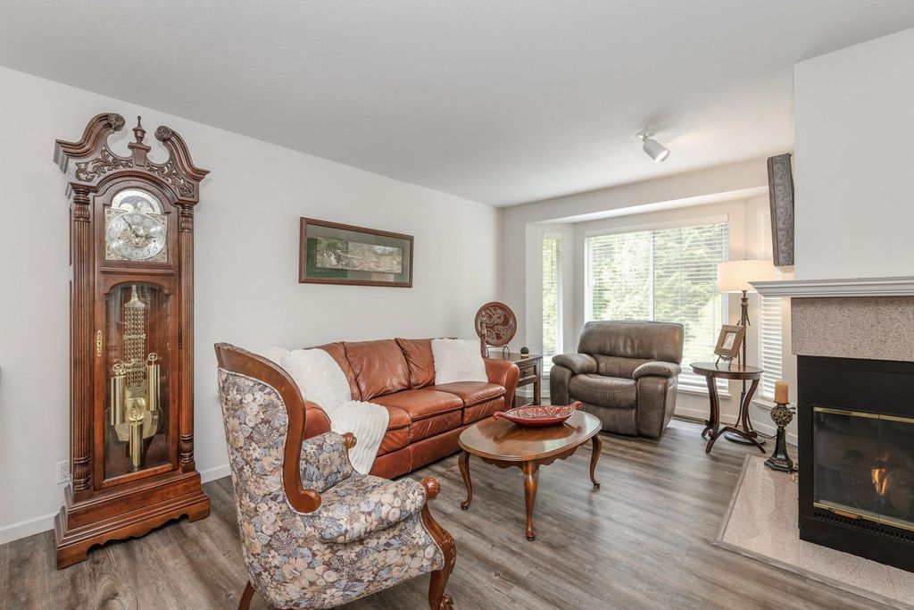 listing image 1105851437430329059